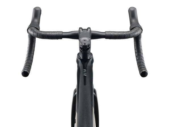 detail Giant Defy Advanced 2