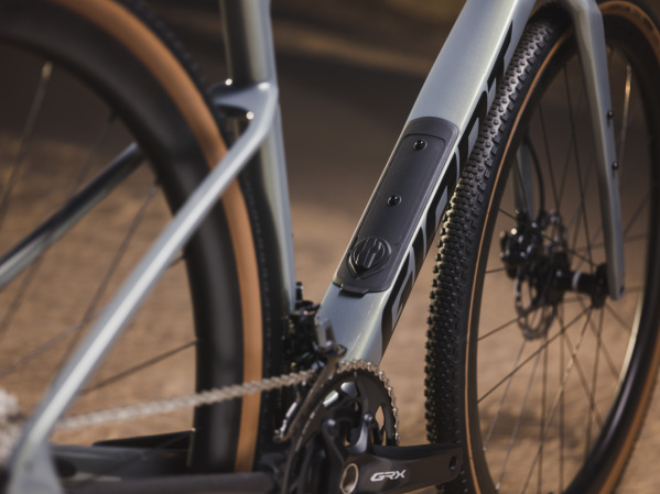 detail GIANT Revolt Advanced 0