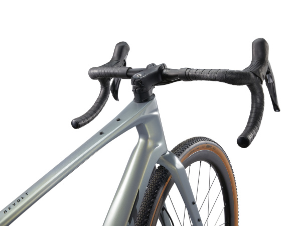detail GIANT Revolt Advanced 0