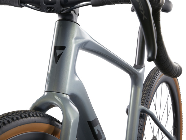 detail GIANT Revolt Advanced 0