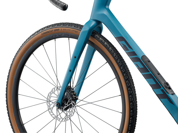 detail Giant Revolt Advanced 3