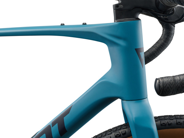 detail Giant Revolt Advanced 3