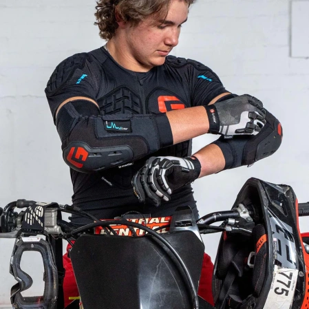 detail G-FORM E-line Elbow Guard