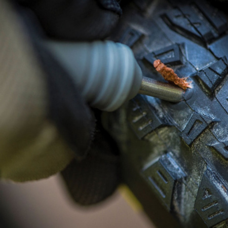 detail Blackburn Plugger tubeless tire repair kit